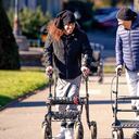 Luego de la cirugía, Roccati y los otros dos pacientes en el estudio pudieron pararse y dar un paso con apoyo.