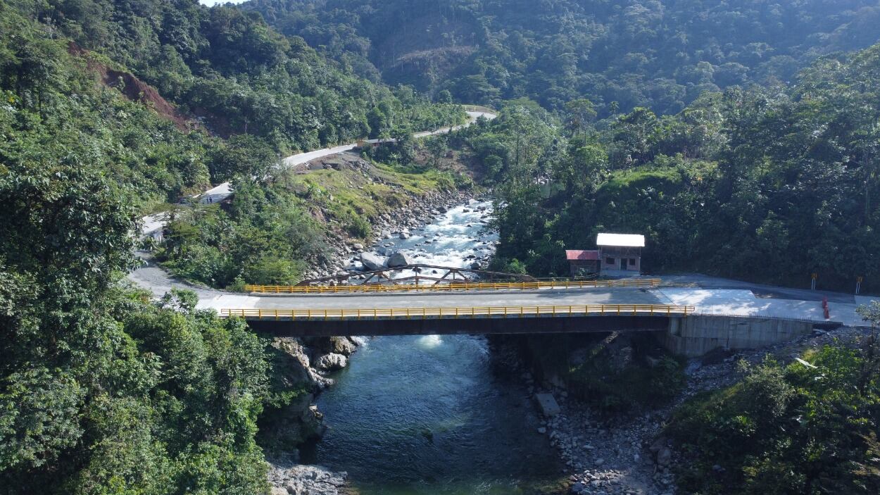 Vía Quibdó - Medellín.