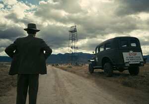 Cillian Murphy es J. Robert Oppenheimer en OPPENHEIMER, de Christopher Nolan.
