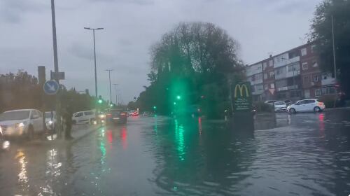 Vías inundadas en Alcalá de Henares este viernes 15 de septiembre.