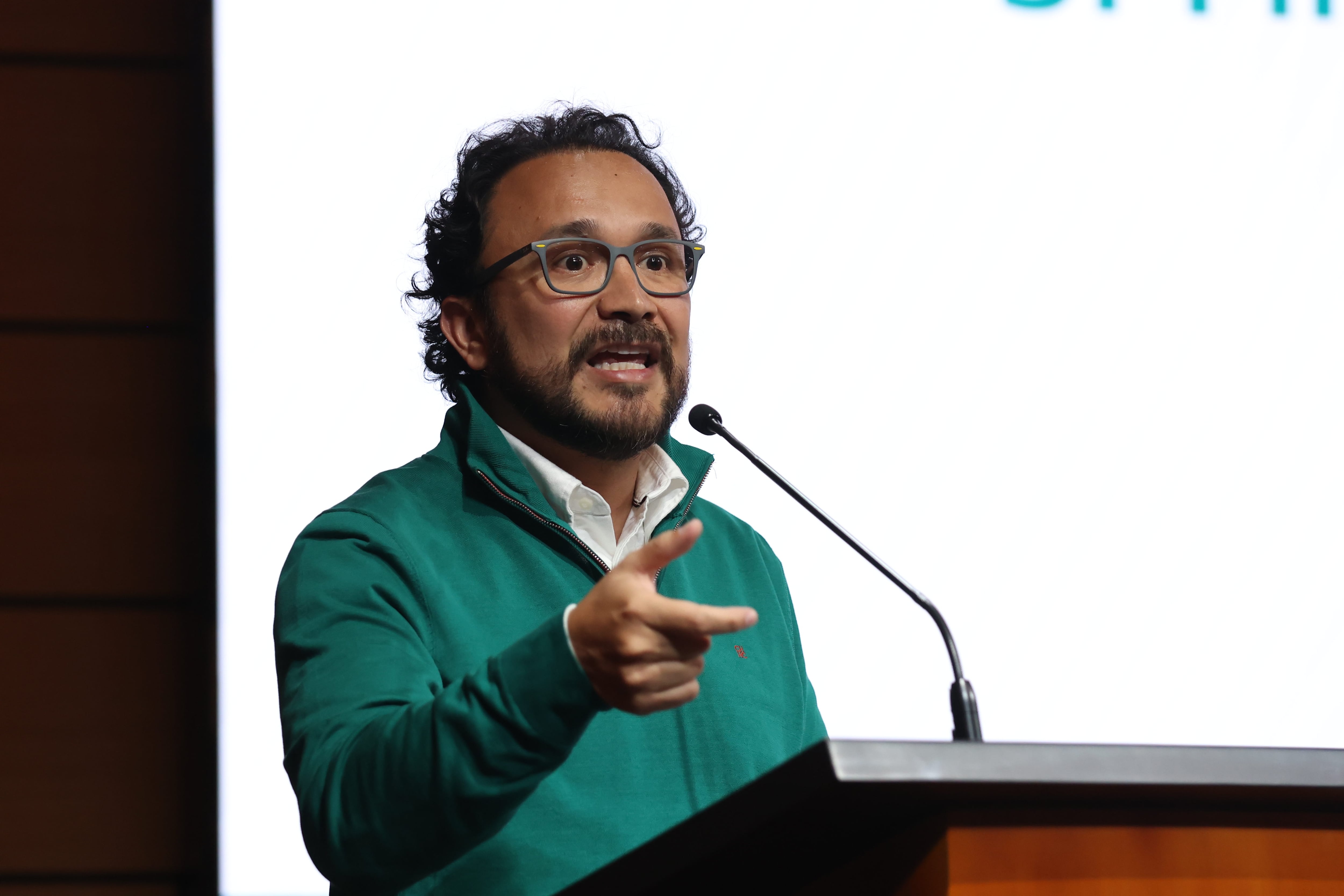 Javier Cuéllar Director de crédito público del Ministerio de hacienda.