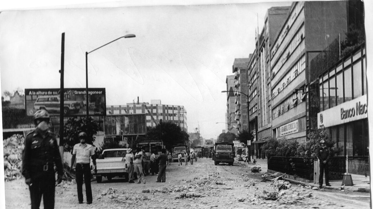 Impactantes y conmovedoras imágenes de los estragos que dejó el terremoto que sacudió México el 19 de septiembre de 1985. En ese desastre natural, dejó más de 10 mil víctimas.