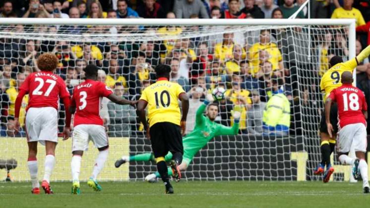 Camilo Zúñiga marcó un gol en victoria de Watford sobre Manchester United