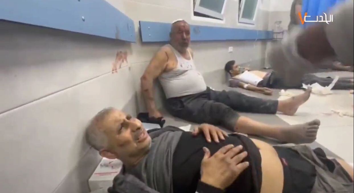 Las personas que sobrevivieron tuvieron que ser trasladadas a otro centro médico