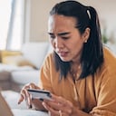 La nueva trampa que usan con el iPhone 18 Pro para engañar a los compradores.