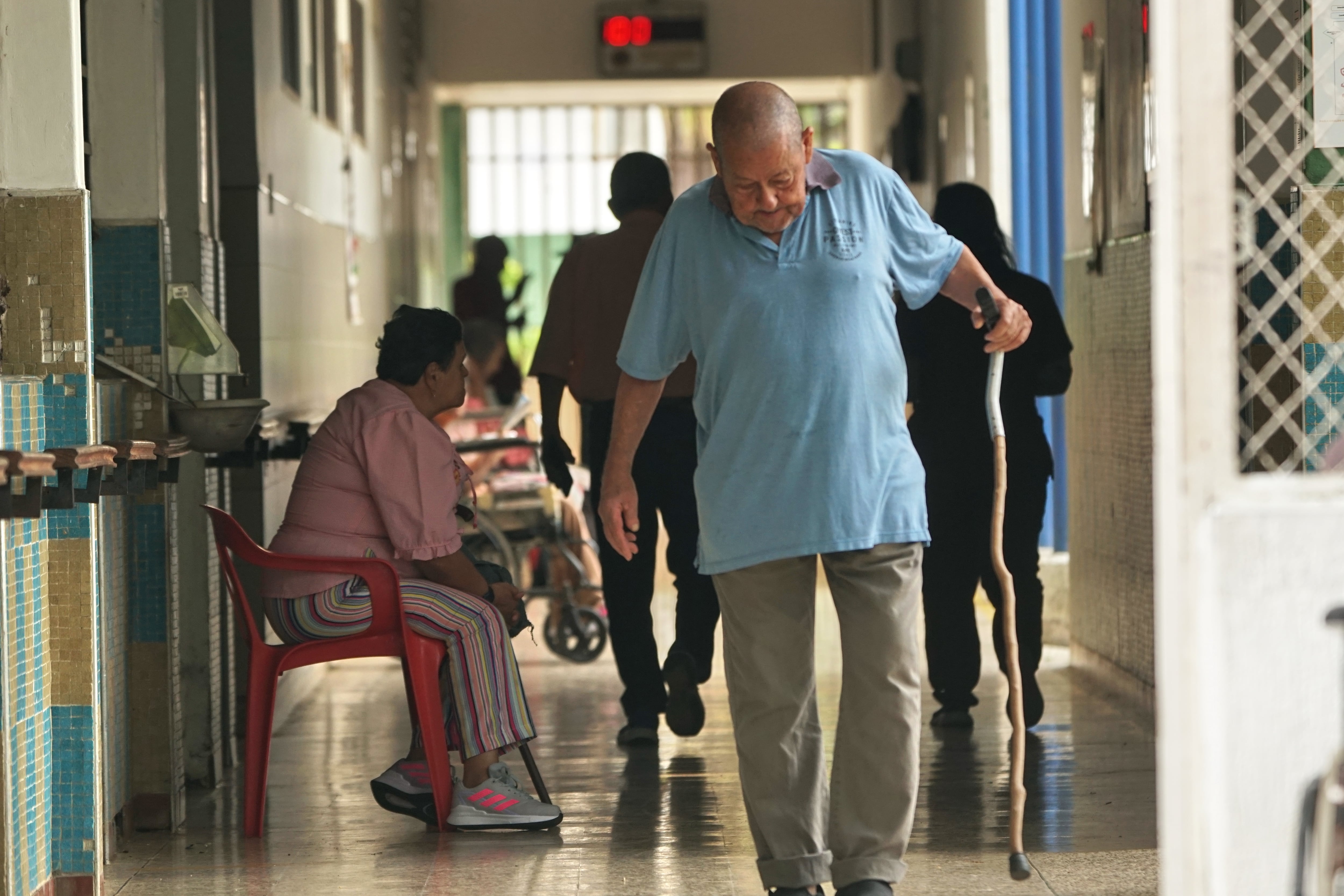 Centro Vida es un programa para el bienestar del adulto mayor, que impacta de manera positiva en sus vidas, mejorando a nivel físico, mental, emocional y espiritual, posible a través de los programas creados por la Alcaldía de Santiago de Cali y la Secretaría de Bienestar Social, operado por la E.S.E. San Miguel. Foto Jorge Orozco