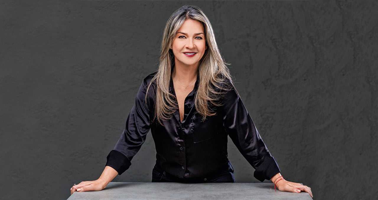 “OLVÍDENSE, PETRO NO VA POR LAS REFORMAS, VA POR EL 2026 Y ESTÁ EN CAMPAÑA CON LA PLATA DE LOS COLOMBIANOS”.Vicky Dávila