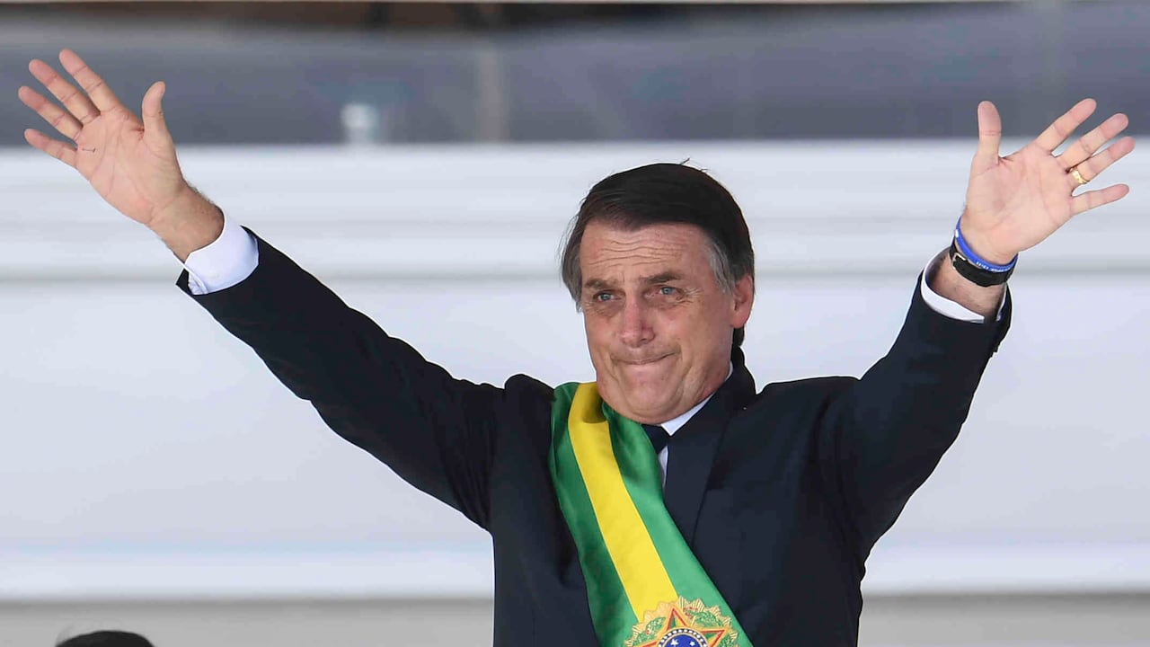 En sus primeros 100 días de gobierno, el presidente brasileño Jair Bolsonaro enfrenta una caída de su popularidad.