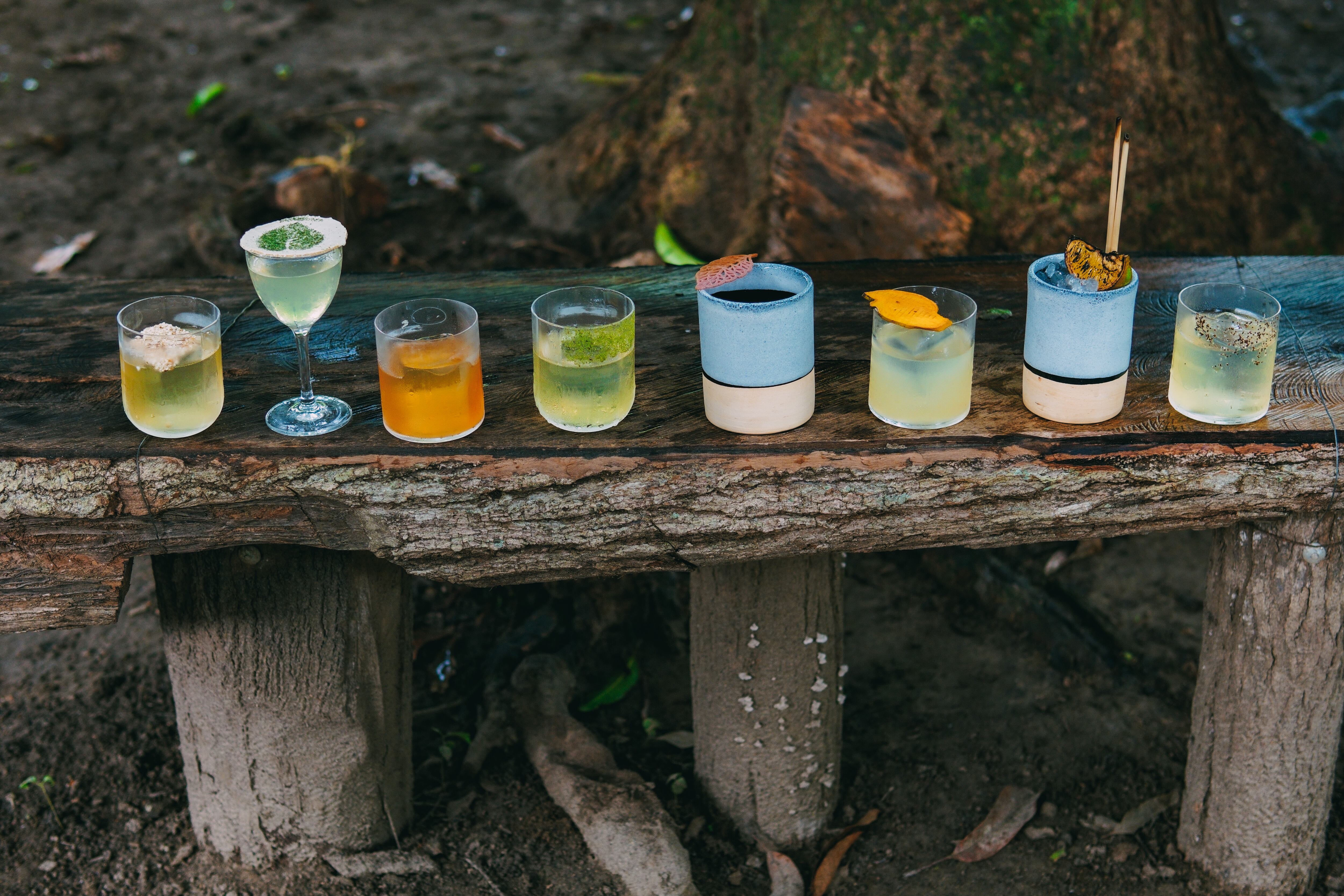 Alquímico ofrece una variedad de cócteles que exaltan los alimentos colombianos.