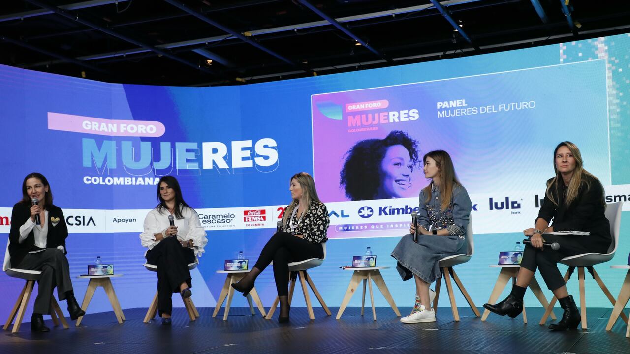 Natalia Arévalo, Gerente general de TikTok for Business para Colombia, Perú y Ecuador; Katherine Duque, Directora de retail de BBVA en Colombia; Natalia Jiménez, CXO de Lulo X y Susana Zapata, Cofundadora y directora de Caramelo Escaso. Modera: Lina Monsalve, Gerente general de Mercado Libre para Colombia y Venezuela.