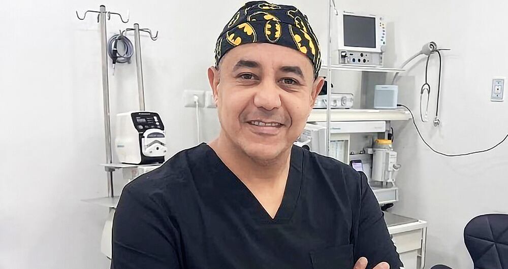 Edwin Arrieta le hizo por lo menos siete transferencias al cirujano.