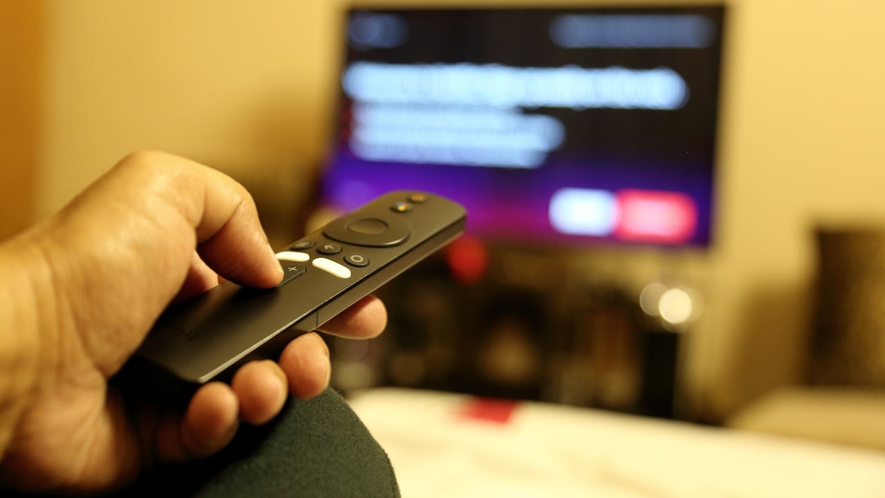 Esta función, desconocida para muchos, puede ser la clave para evitar la frustración de un televisor lento.