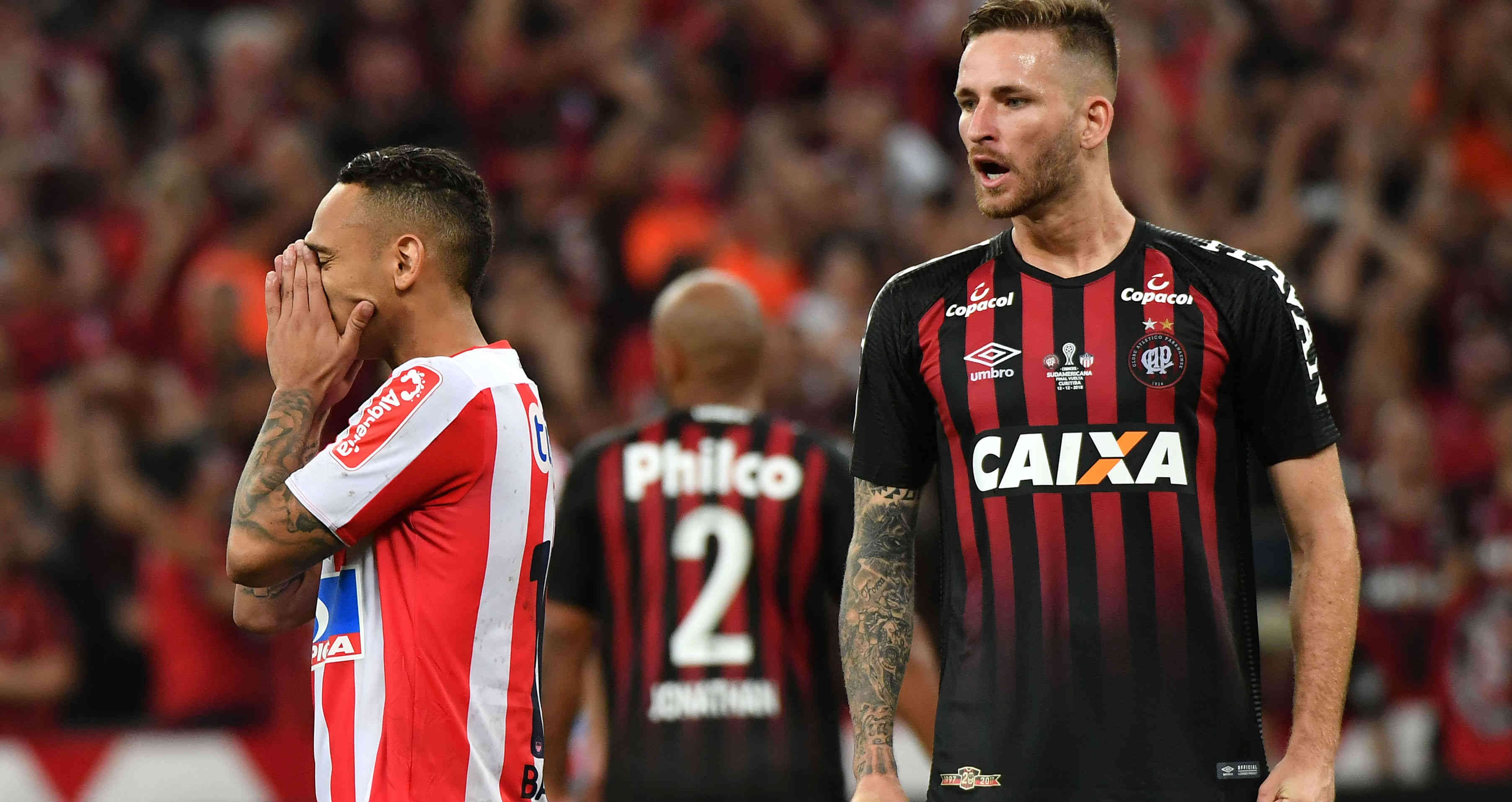 Jarlan Barrera erró el importante penal de la final por Copa Sudamericana ante Athletico Paranaense