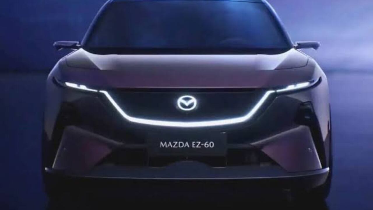 El nuevo Mazda EZ-60 fue presentado en el Salón del Automóvil de Shanghái.