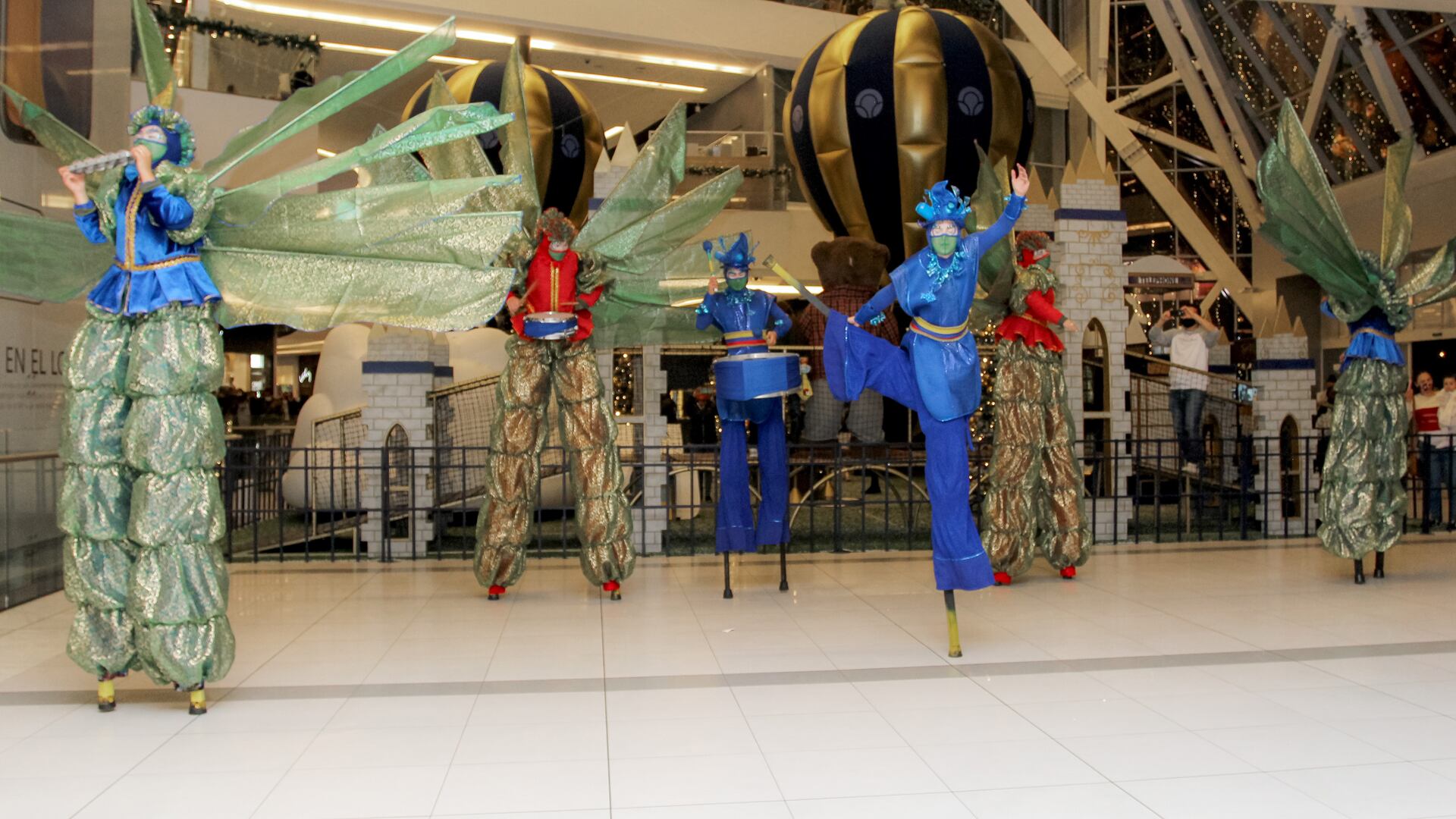 El mensaje de este año del centro comercial Parque La Colina es ‘Viajaremos para reencontrar la magia’.