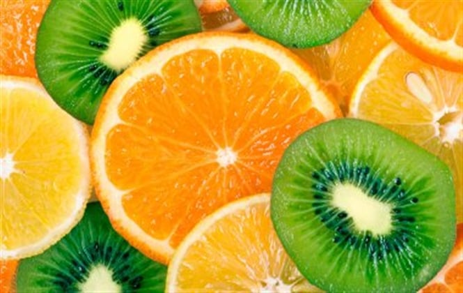 La frutas cítricas son favorables para prevenir el desarrollo de afecciones como resfriados y gripa. Foto: Thinkstock