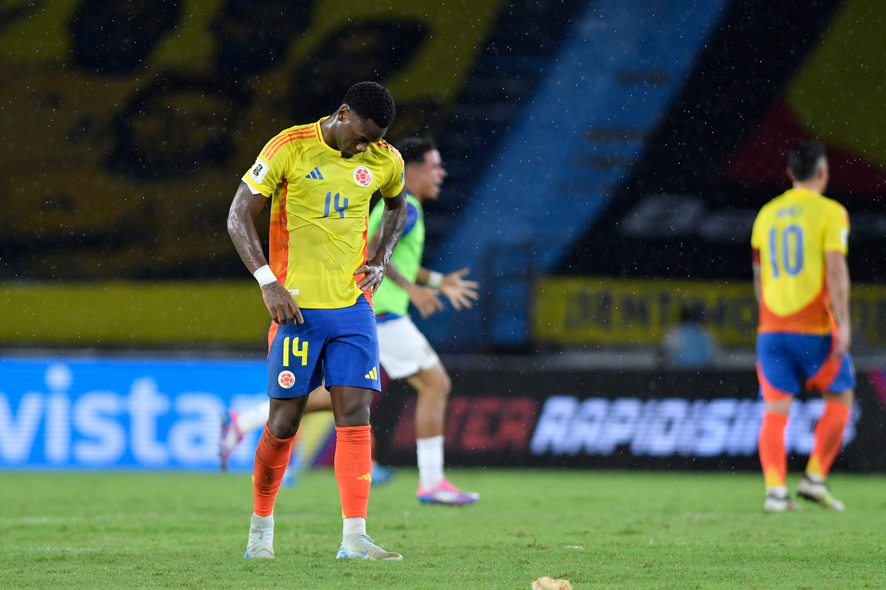 BARRANQUILLA, COLOMBIA - NOVEMBER 19: Jhon Duran of Colombia looks dejected after the South American FIFA World Cup 2026 Qualifier match between Colombia and Ecuador at Roberto Melendez Metropolitan Stadium on November 19, 2024 in Barranquilla, Colombia.  (Photo by Gabriel Aponte/Getty Images)