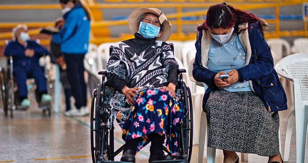 Tras 27 años de la Ley 100, solo ha aumentado en dos puntos la cobertura pensional del país, de 22,8 a 24,7 por ciento, y en los cálculos iniciales se esperaba llegar al 80 por ciento. Ese es uno de los indicadores claves que se debe corregir, pues la pobreza en la vejez es peor que en la juventud.