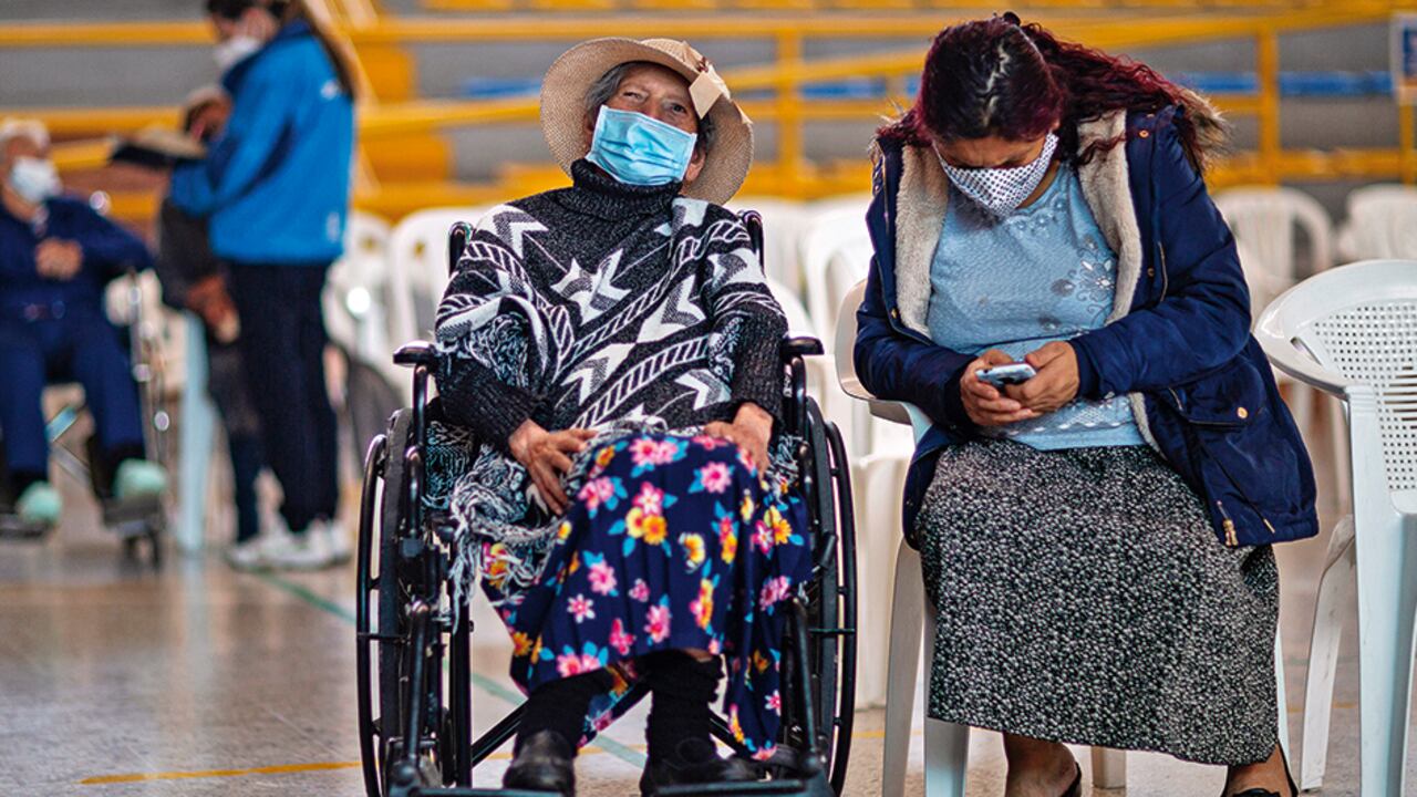 Tras 27 años de la Ley 100, solo ha aumentado en dos puntos la cobertura pensional del país, de 22,8 a 24,7 por ciento, y en los cálculos iniciales se esperaba llegar al 80 por ciento. Ese es uno de los indicadores claves que se debe corregir, pues la pobreza en la vejez es peor que en la juventud.