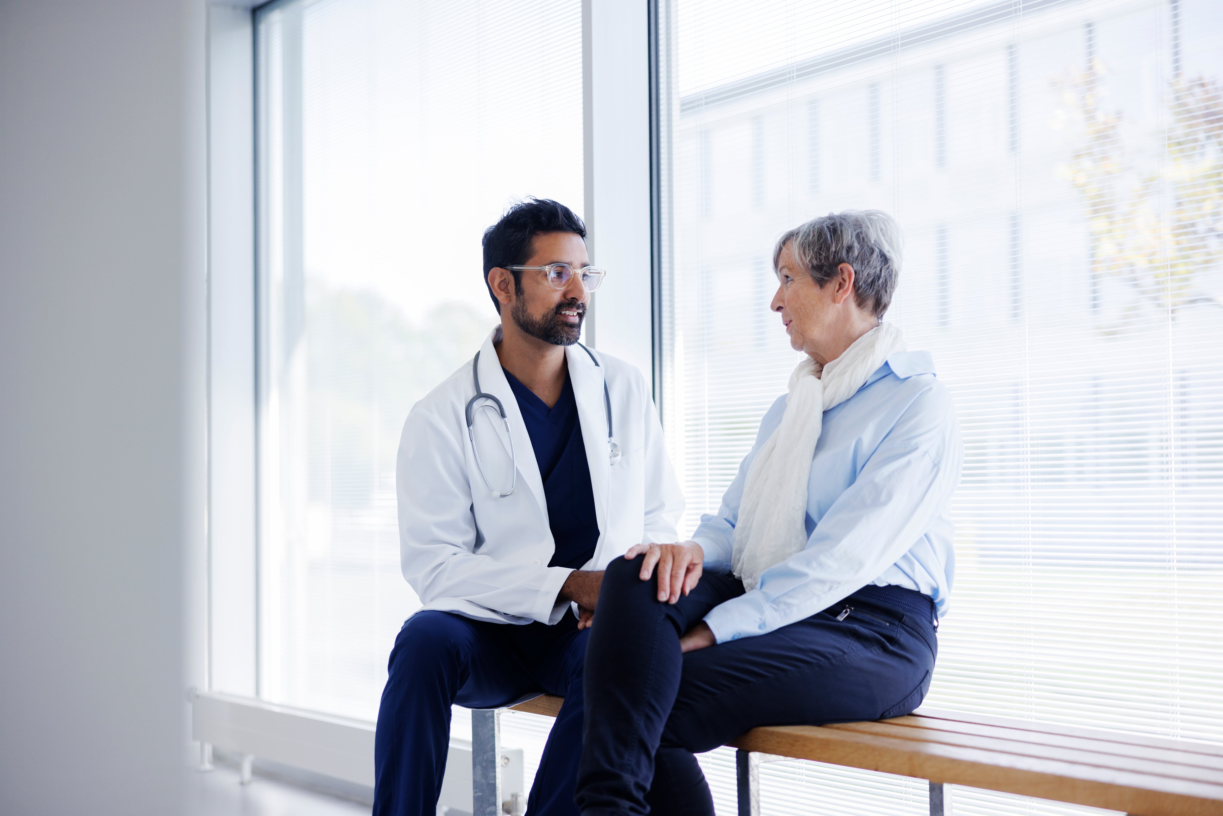 Debido a la pandemia por Covid-19, los profesionales de la salud cuentan con bastante oferta en el viejo continente.