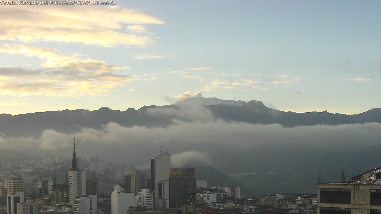 Volcán Nevado del Ruiz desde Manizales este 24 de mayo.