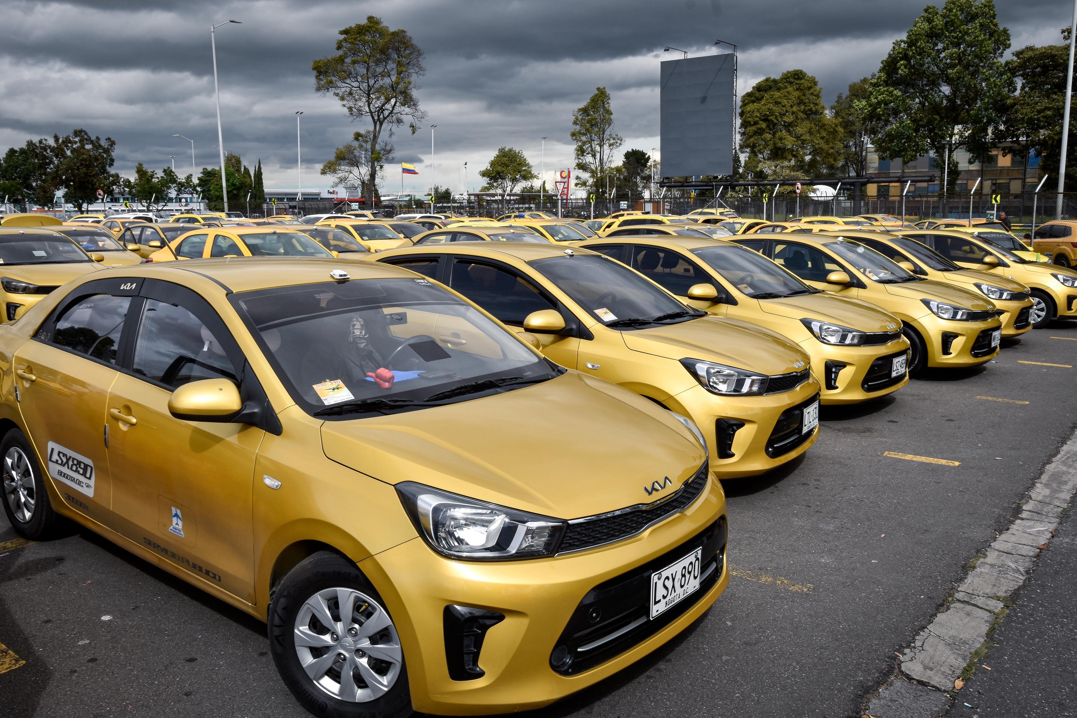 El gremio de taxistas del Aeropuerto Internacional El Dorado