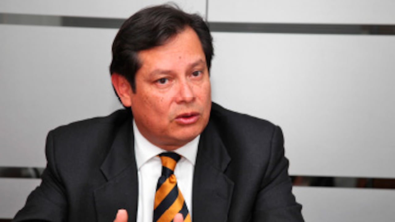 Clemente del Valle, presidente de la FDN.
La FDN no opera como un banco de desarrollo tradicional, pues además de poner recursos en los proyectos, diseña productos y estrategias que permitan apalancar la llegada de más plata para financiar las obras.