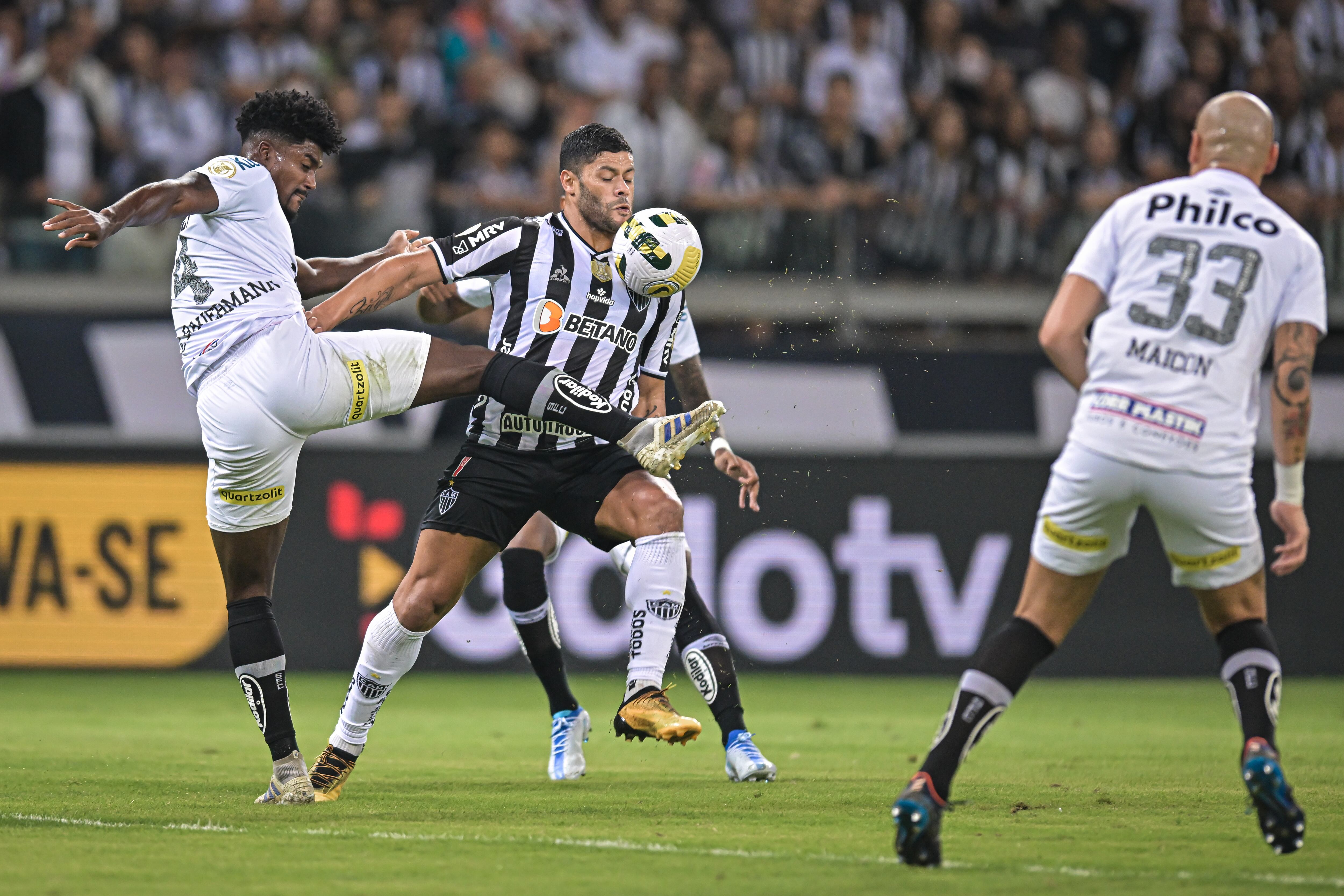 Fútbol brasileño envuelto en polémica por supuestos amaños.
