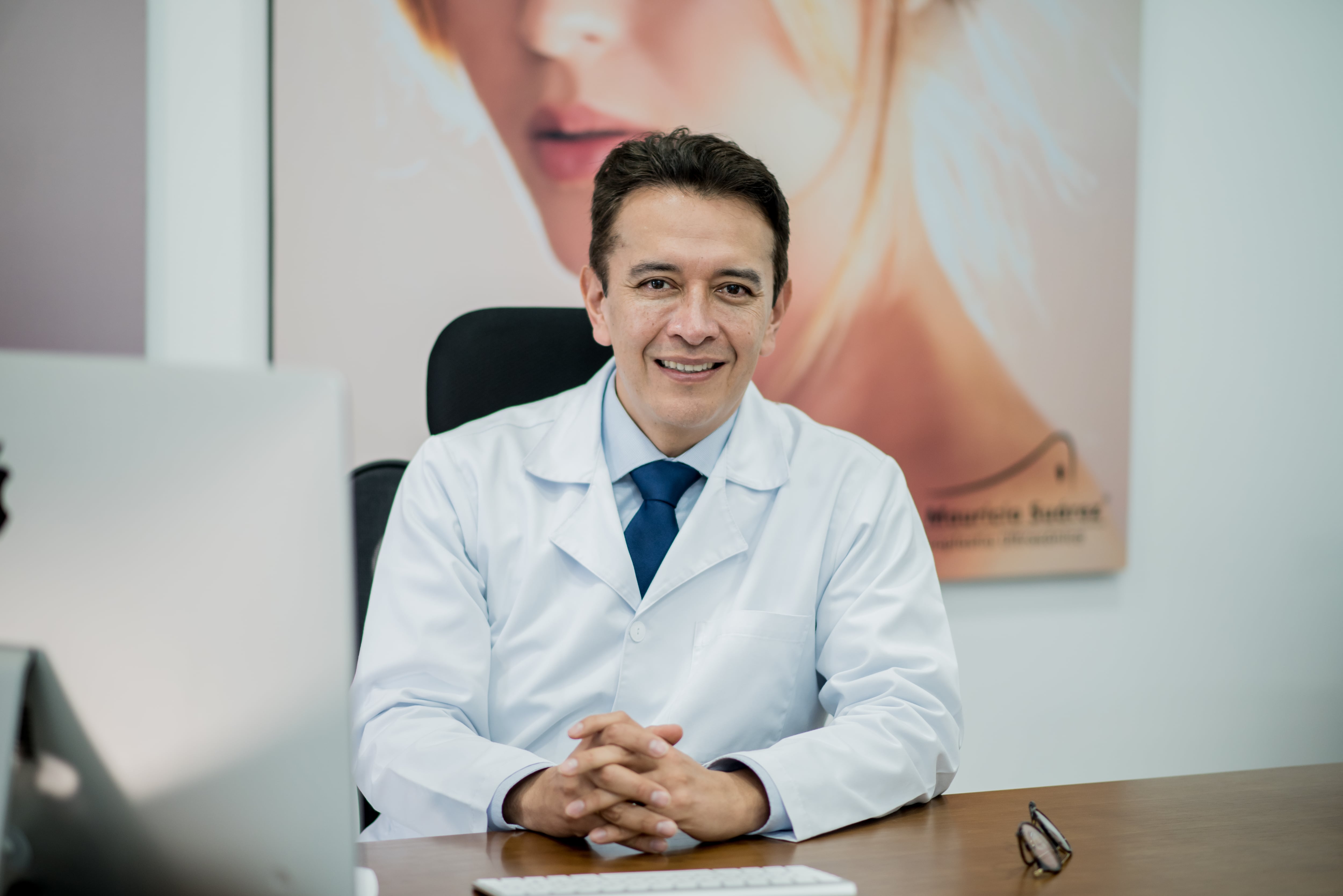 El Dr. Mauricio Suárez destaca los beneficios de la Rinoplastia Ultrasónica.