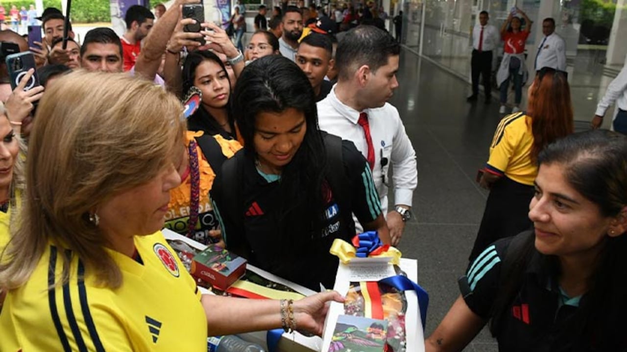 Gobernadora del Valle recibe a la Selección Colombia Femenina