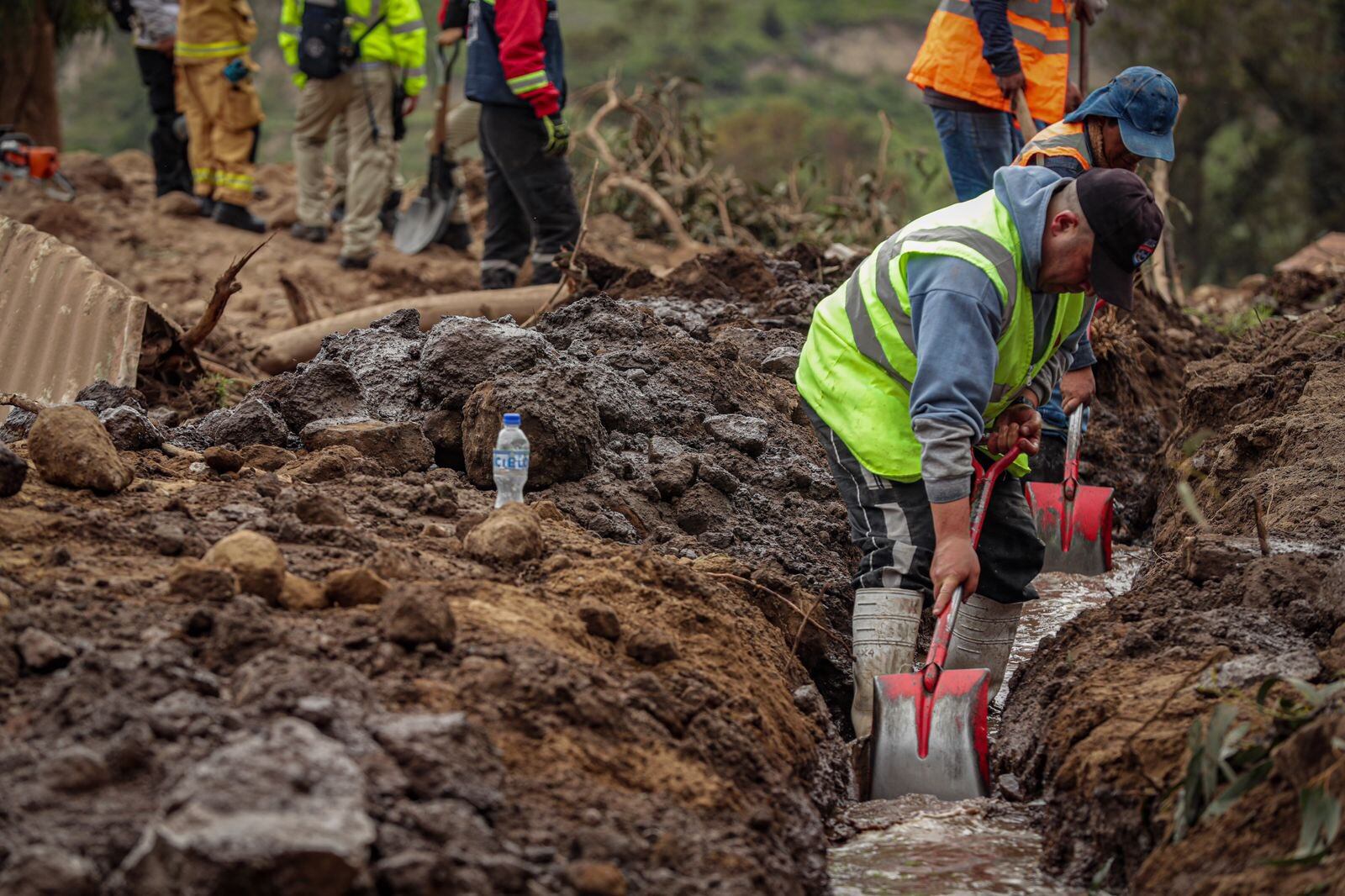 Antes del deslave, Ecuador ya reportaba 22 personas fallecidas y más de 6.900 viviendas afectadas por las fuertes precipitaciones.
