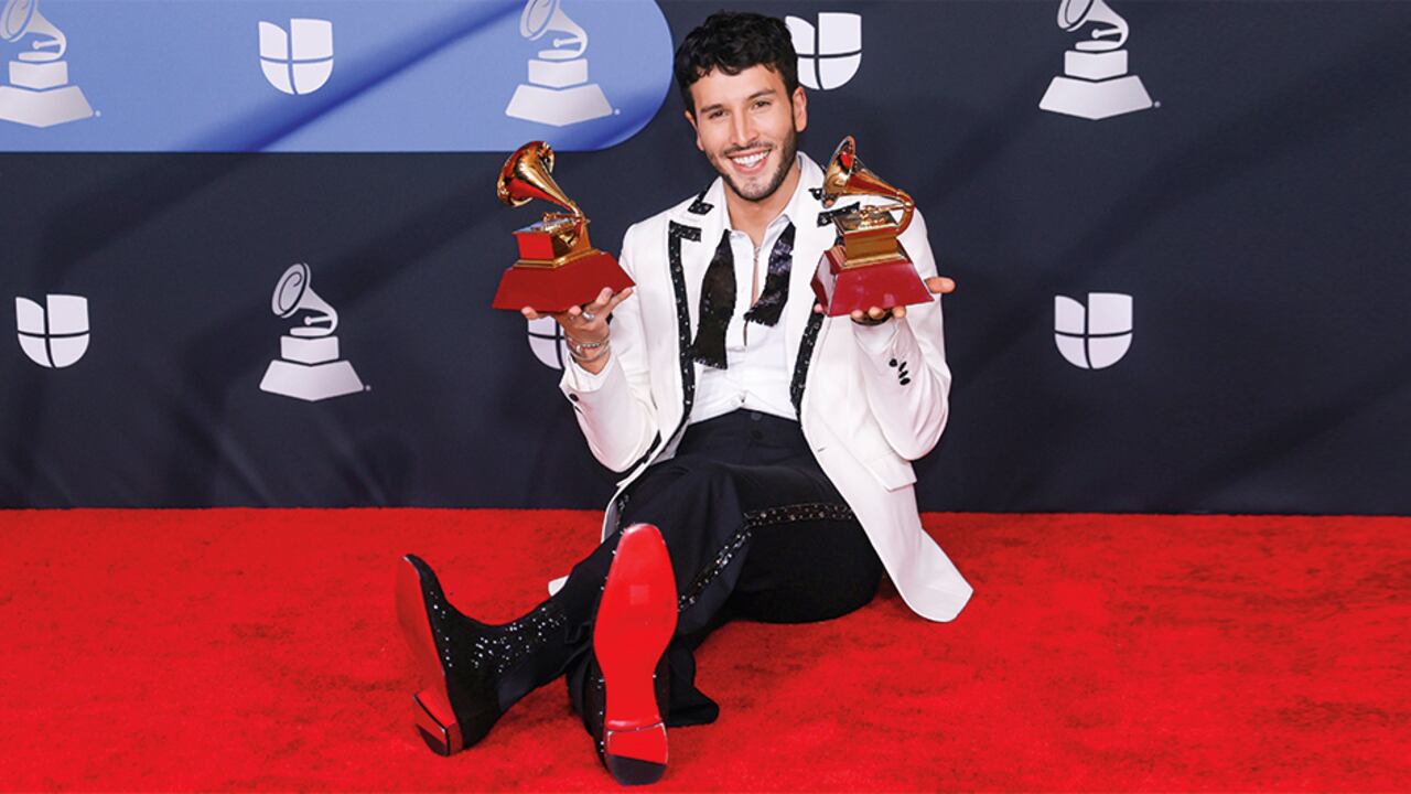 Yatra obtuvo dos Latin Grammy este año: Mejor Canción Pop por Tacones rojos y Mejor Álbum Vocal Pop por Dharma, su más reciente trabajo discográfico.