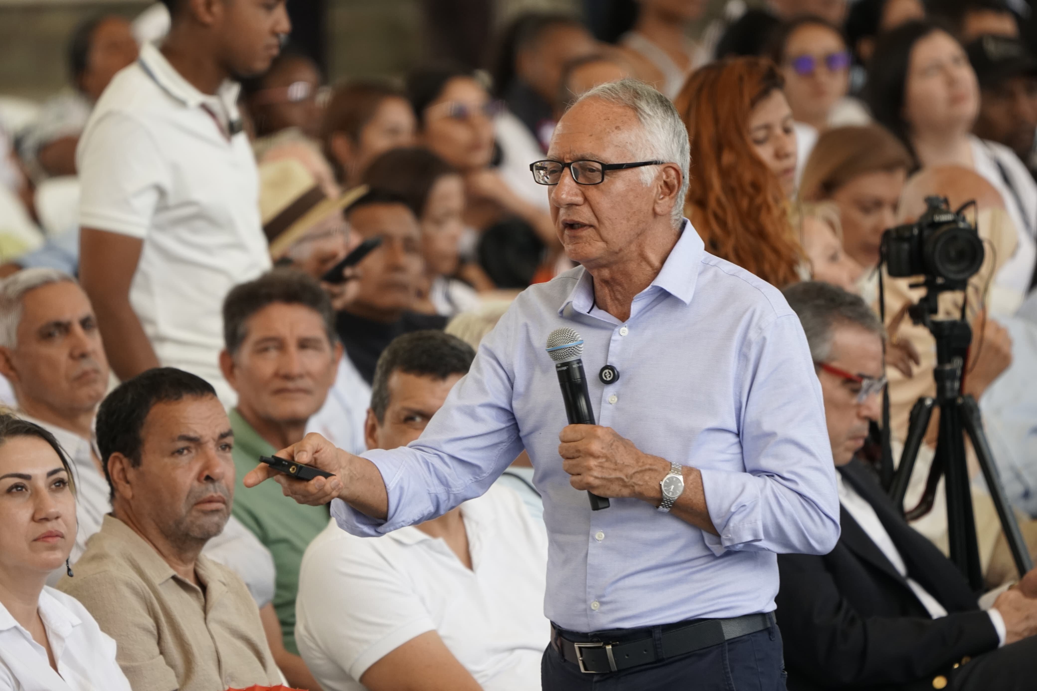 Guillermo Alfonso Jaramillo ministro de salud en el gran foro nacional, salud en las regiones. Cali 26 de septiembre de 2024. Foto Jorge Orozco / El País