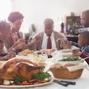 La oración familiar permite comunicarse con Dios y recibir sus bendiciones en unión.