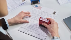 Revocación de visas en EE. UU.: la medida apunta a ciudadanos iraníes vinculados al poder en Teherán y ya ha derivado en detenciones y procesos de deportación.