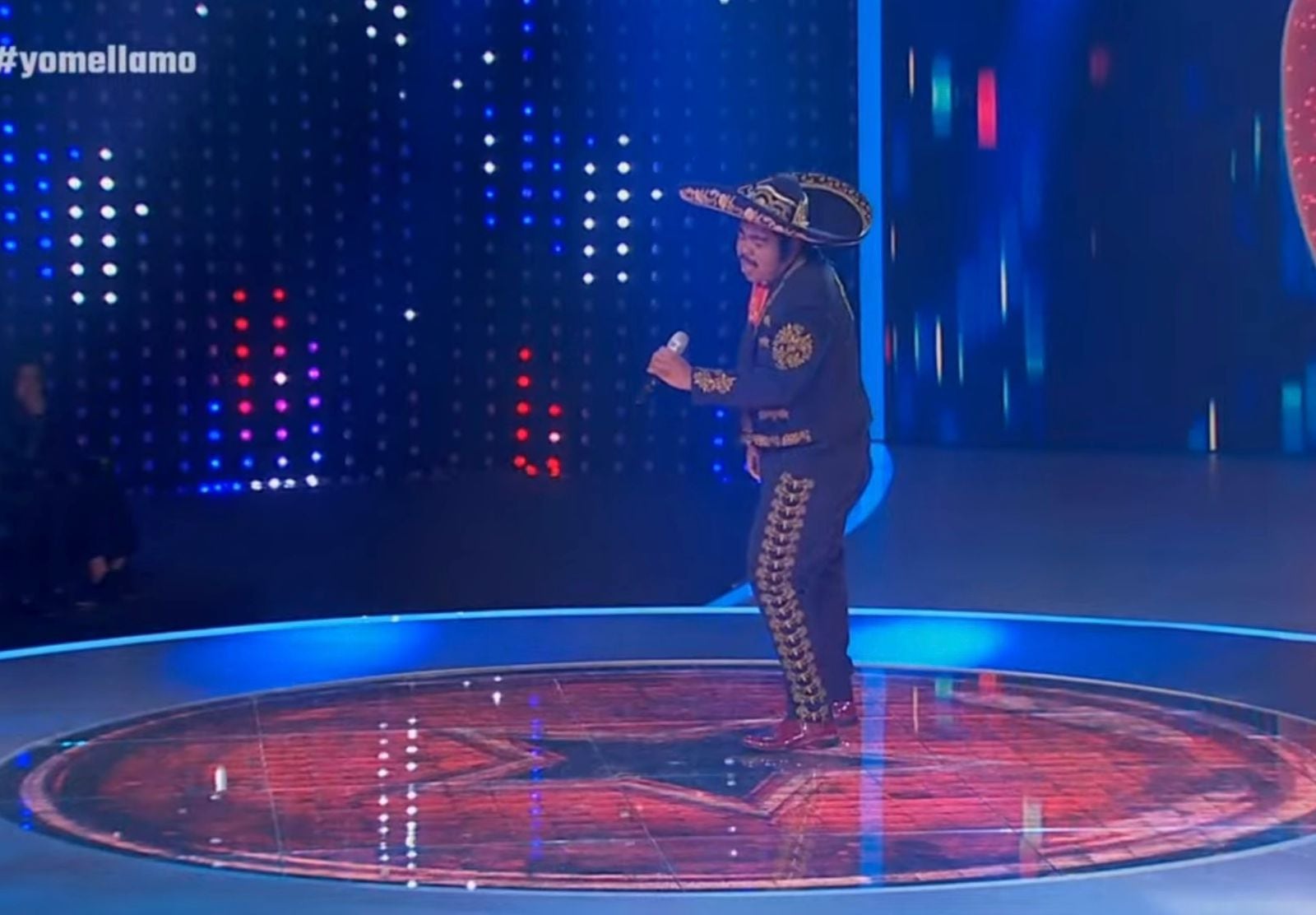 El hombre hizo llorar a las presentadoras al revelar triste detalle de su pasado.