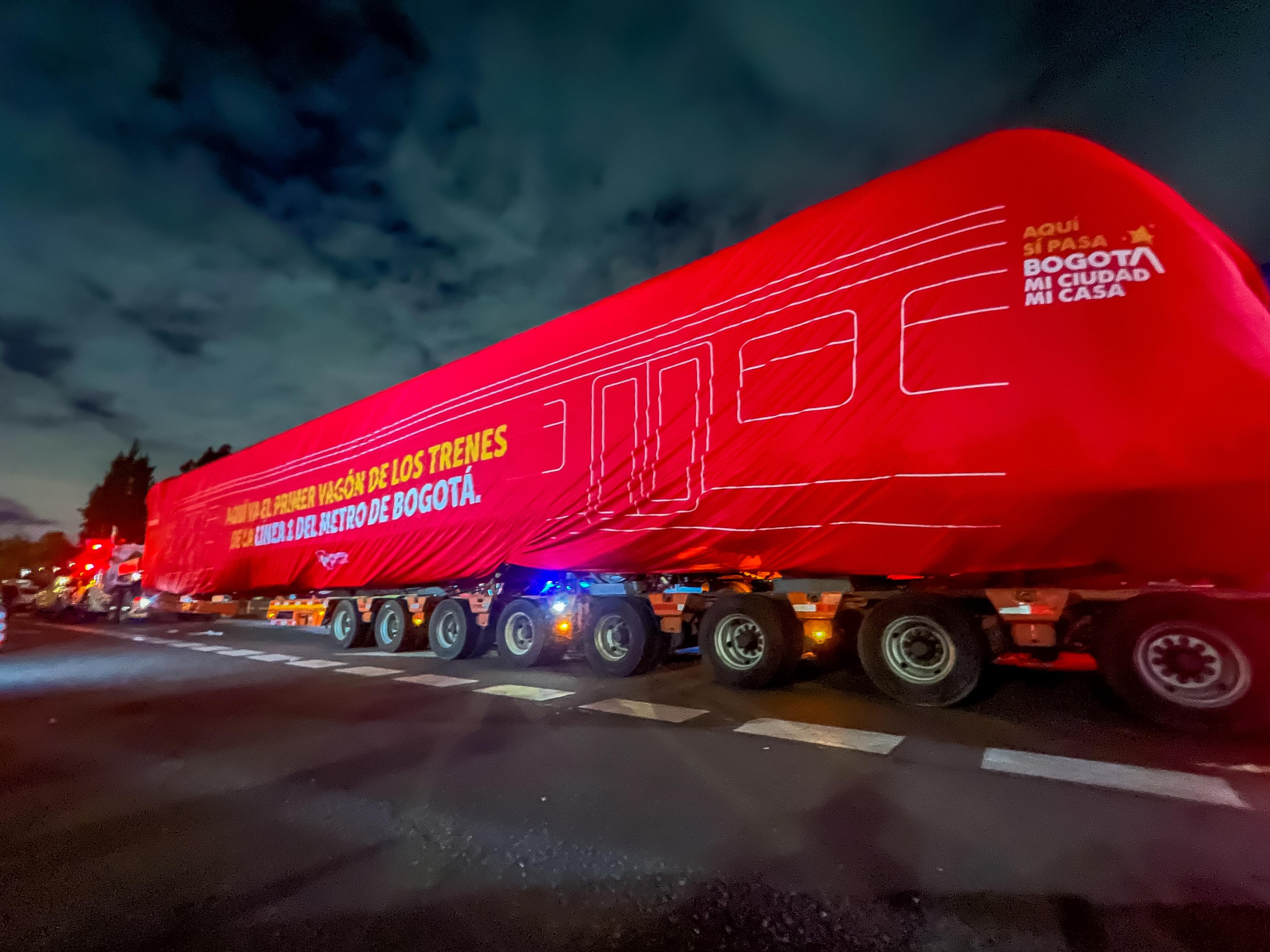 Ya están en Bogotá los seis vagones del primer tren del metro de Bogotá.