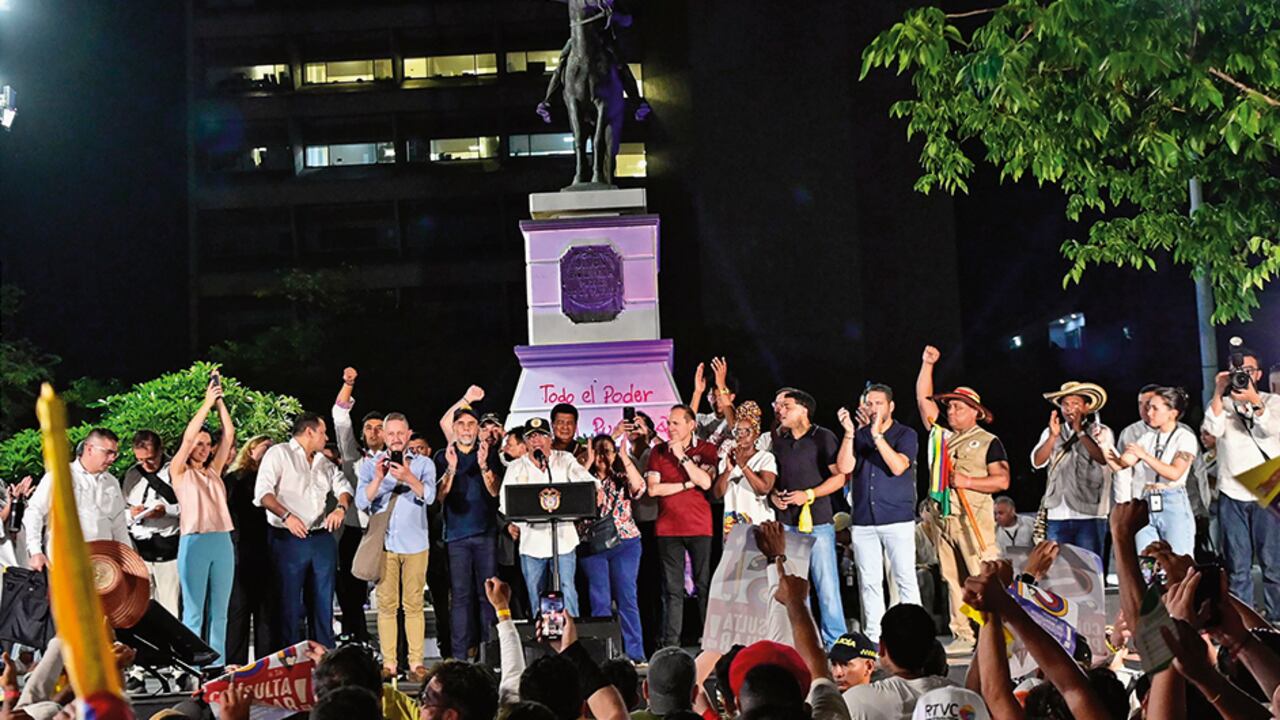 SEMANA conoció videos y testimonios que confirman que el evento de Gustavo Petro en Barranquilla fue pagado.
