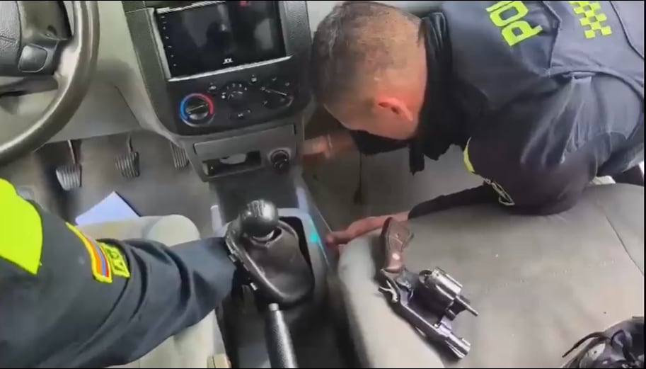 Alerta comunitaria en redes de WhatsApp permite la captura de falsos policías en el sur de Bogotá.