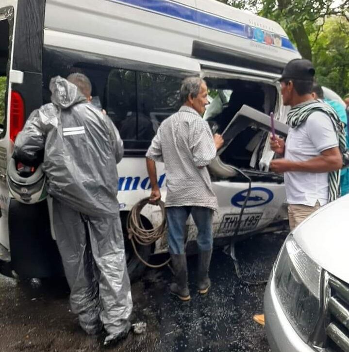 Las autoridades investigan las causas del choque