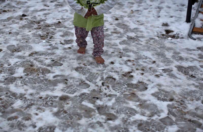 La mayoría de los refugiados vienen de países donde las estaciones no son tan marcadas como en Europa.  Foto: Muhammed Muheisen / AP   