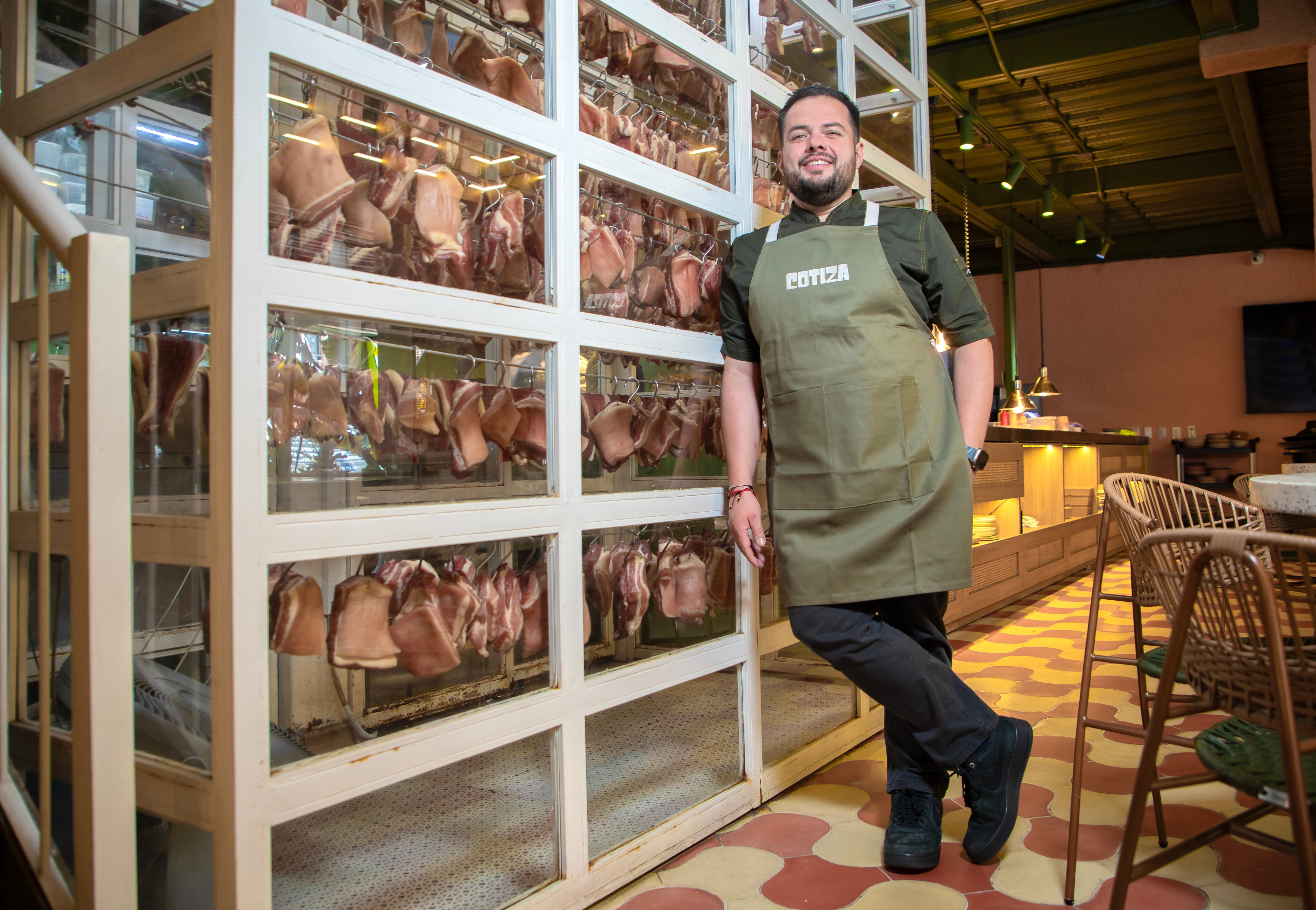 CARLOS IBAÑEZ, CHEF COLOMBIANO, PROPIETARIO RESTAURANTE COTIZA LONGANIZA.
MAYO 5 DE 2026.