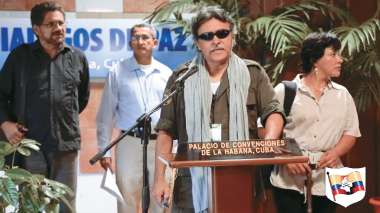 El anuncio, pocos días antes de las elecciones, de que se está conversando con el Eln, la segunda guerrilla del país, para llegar a una agenda de negociación terminó ayudando al presidente candidato para reelegirse.