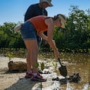 'Ciudadanos del río', un diálogo de historias de vida y experiencias ligadas a los cuerpos de agua que evidencian cómo la pesca artesanal, la restauración de manglares, el ecoturismo y las cocinas tradicionales contribuyen a su conservación desde una perspectiva biocultural.
