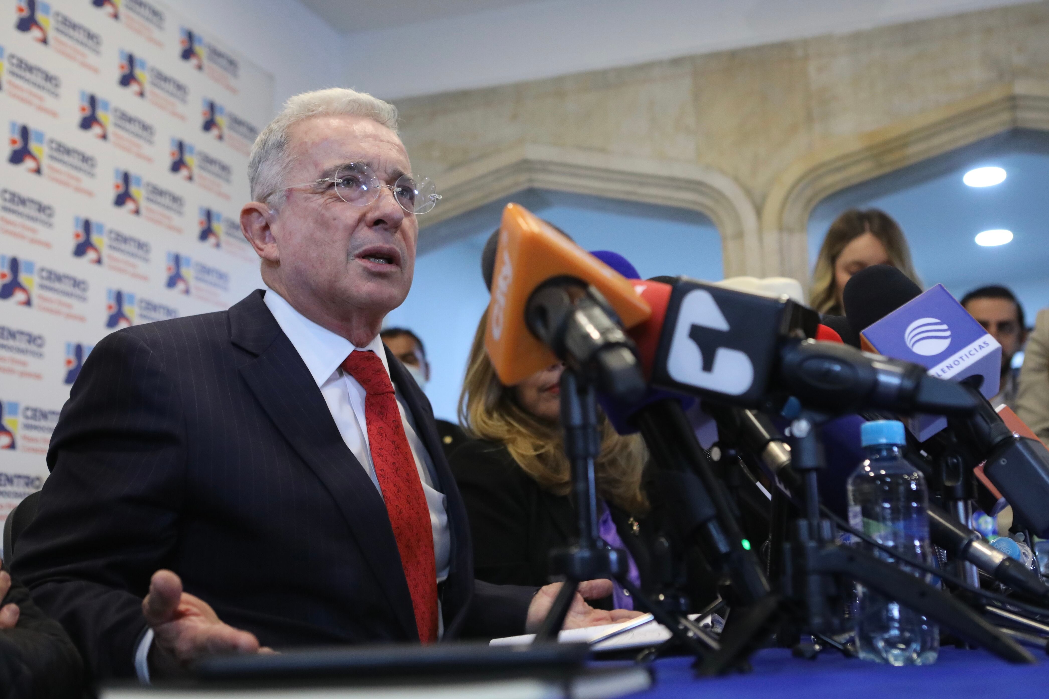 Reunión Centro Democrático, posterior reunión Álvaro Uribe con Presidente Electo Gustavo Petro