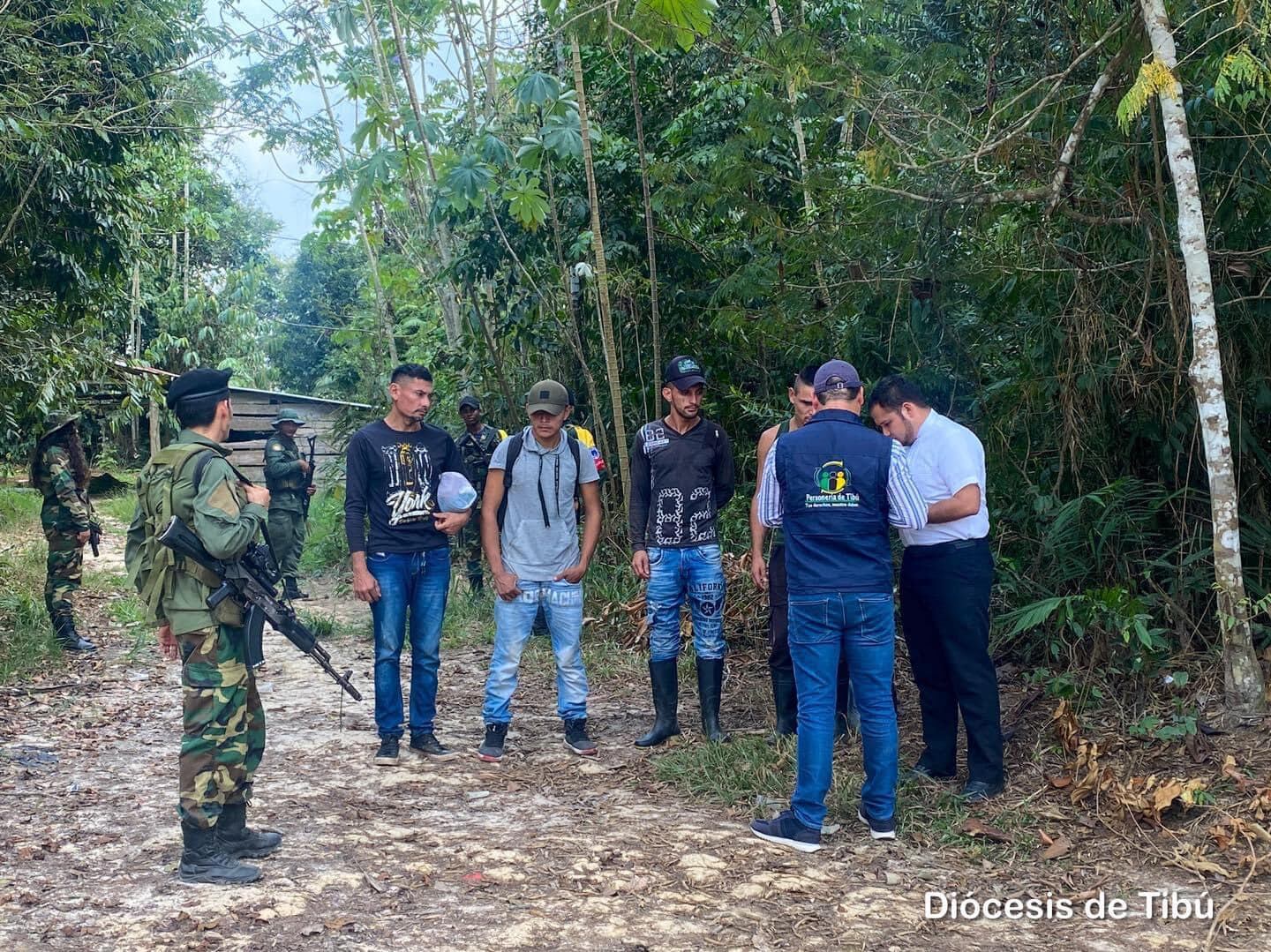 Estos hombres fueron señalados de ladrones.