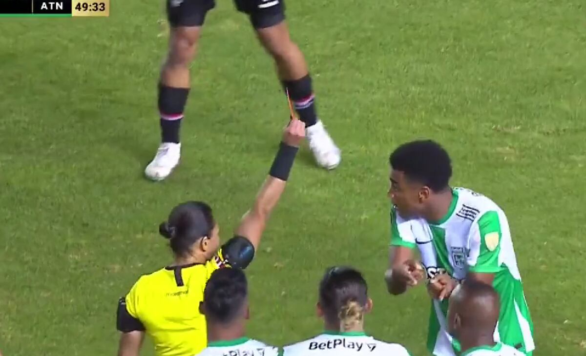 La insólita expulsión de Jhon Elmer Solís en el duelo de Nacional con Melgar.