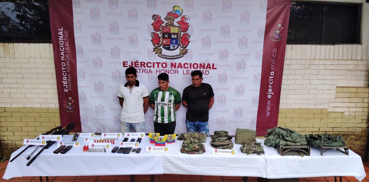 Tres ilegales capturados por el Ejército.