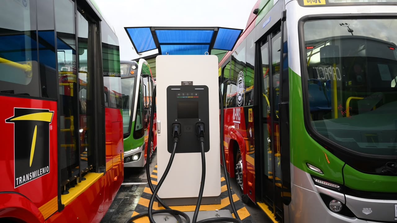 Los biarticulados serán eléctricos y contarán con mayor tecnología.