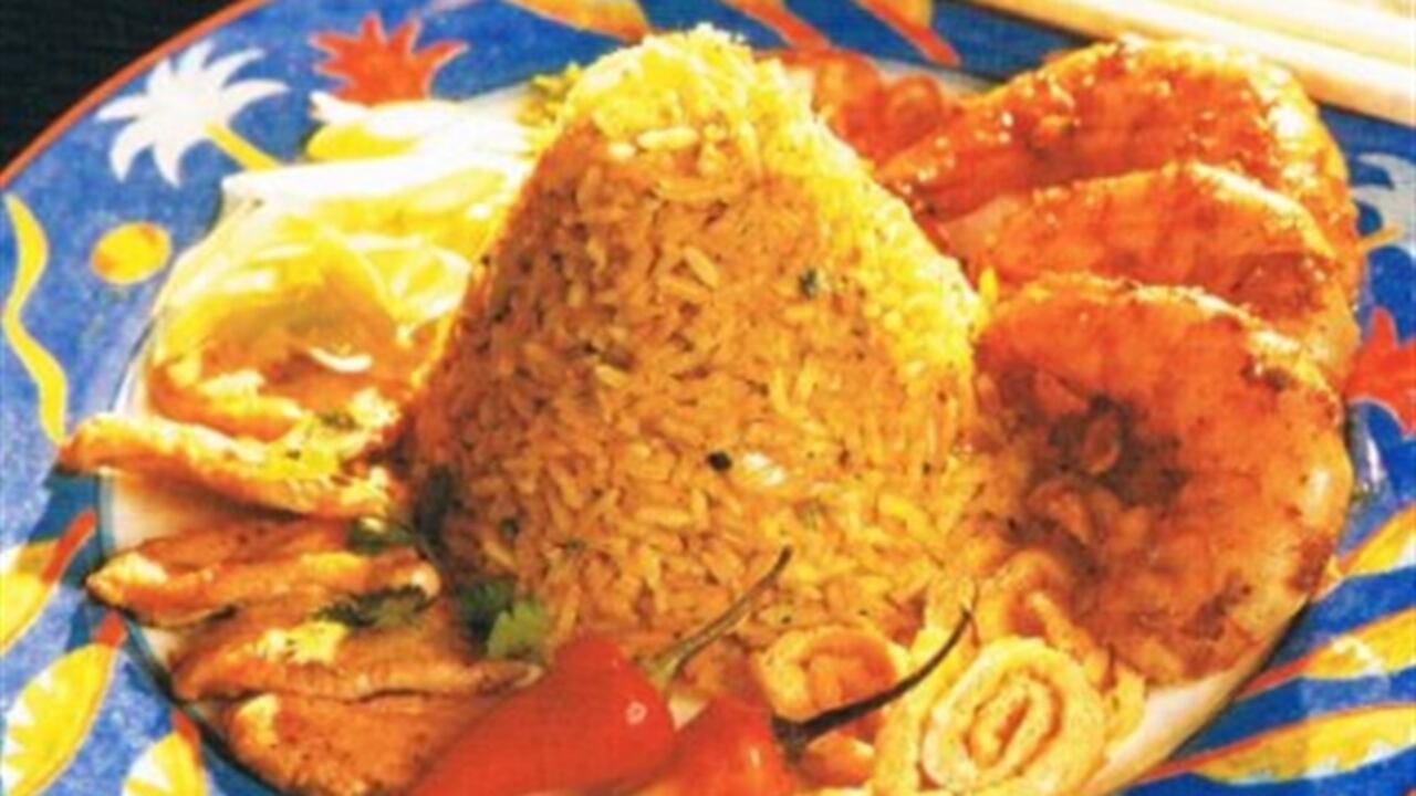 Cualquier persona puede aprender a preparar arroz con pollo.